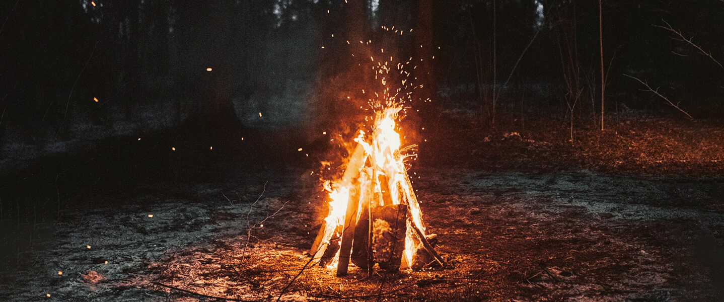 森での焚き火